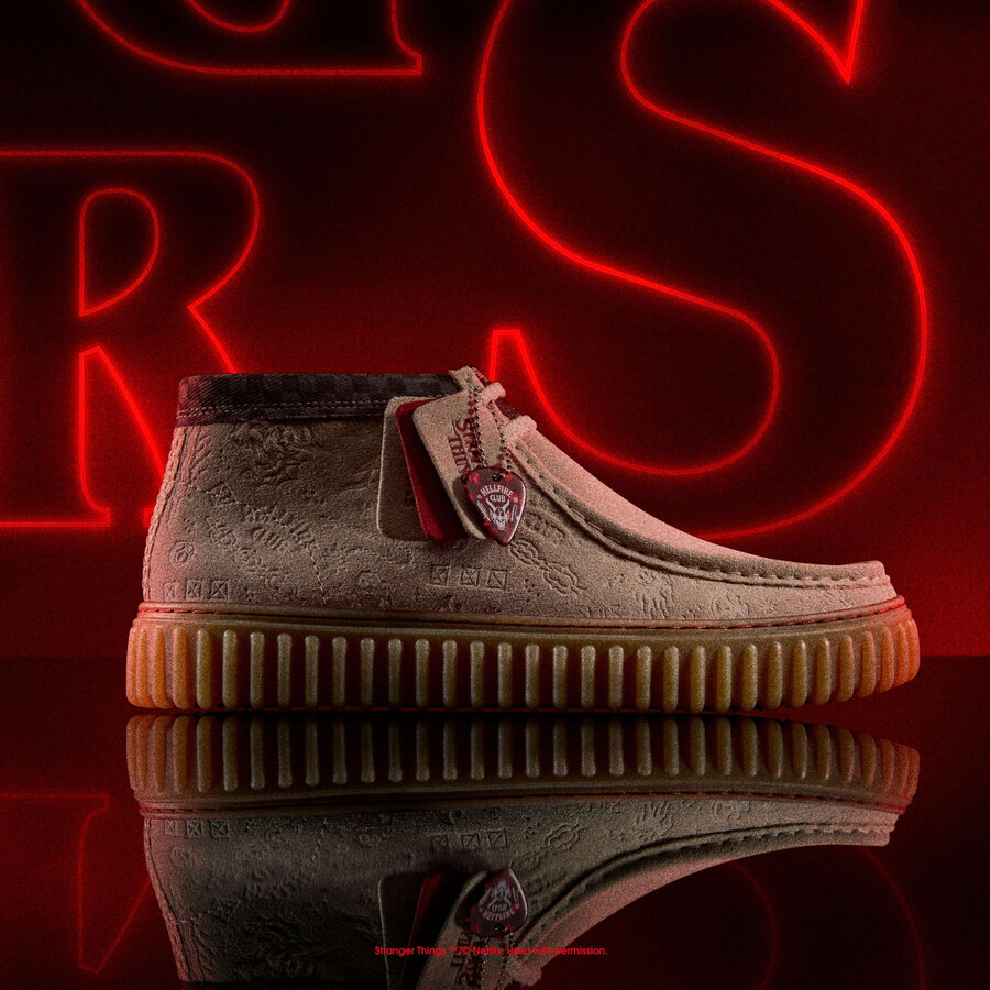 stranger things torhill hi - off white