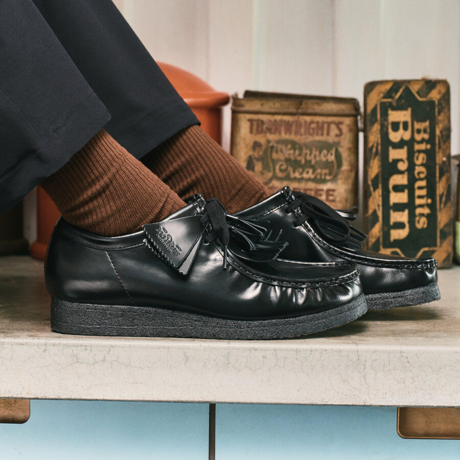 wallabee - zwart hoogglanzend leer