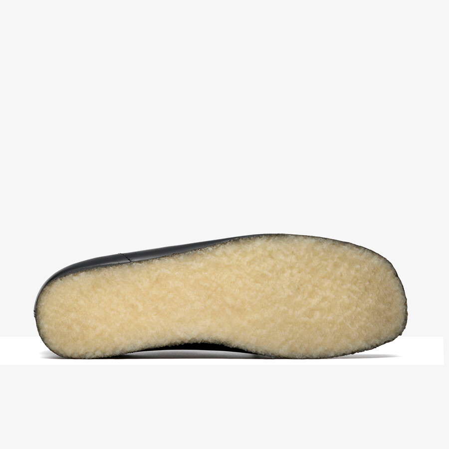 wallabee - zwart hoogglanzend leer