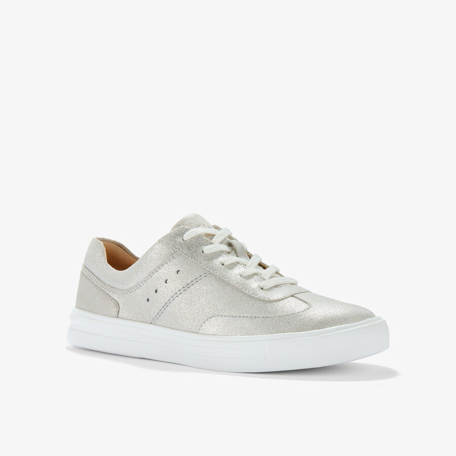 makea court - metallic leer