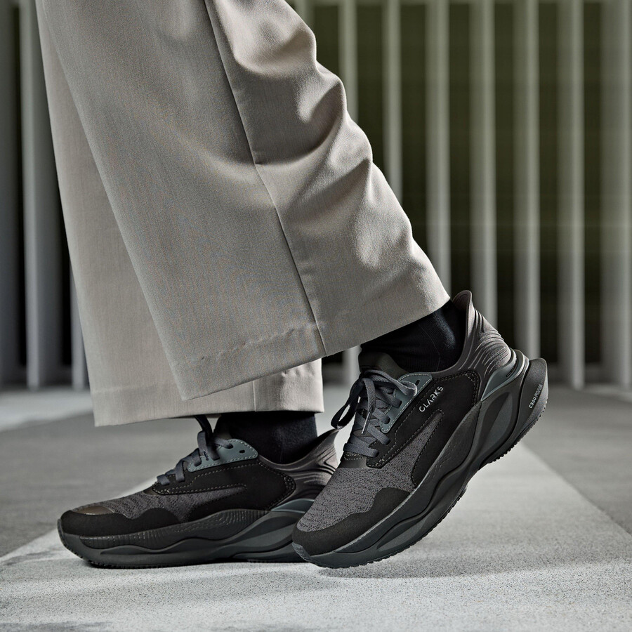 clarks pace - zwart